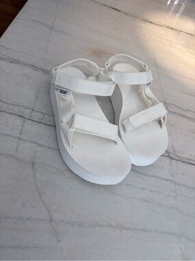 Teva Women’s White Sport Platform Sandals Size 7